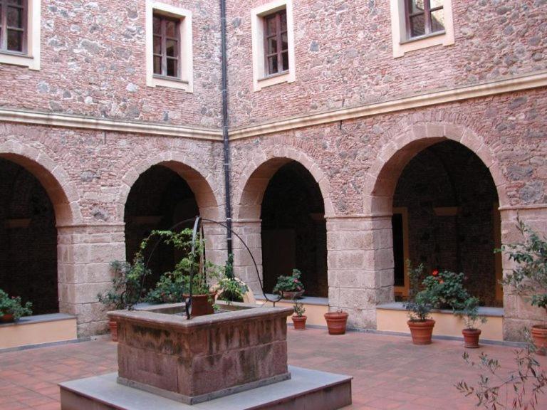 Dimora Del Chiostro Hotel Oristano Exterior photo